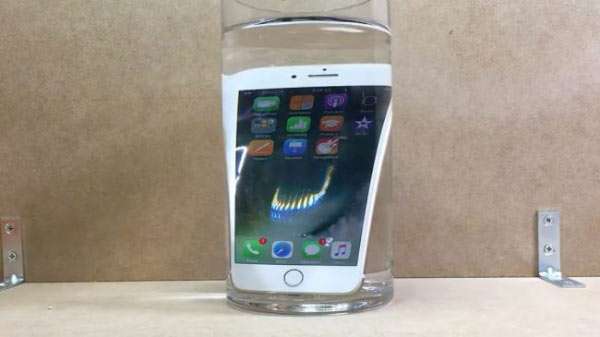 iPhone 8 отримає супер-захист від води