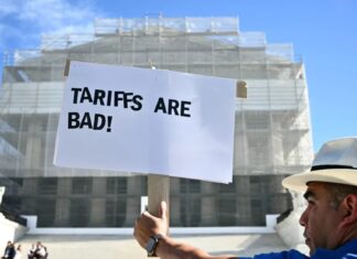 Подивіться на ситуацію: Верховний суд може знизити ціни і підвищити зарплати, але Трамп все одно знайде способи їх підняти