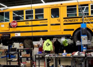 La Florida testerà la ricarica wireless dei veicoli elettrici sulla nuova autostrada