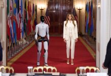 Меланія Трамп Запускає Освітню Ініціативу з Демонстрацією Робота