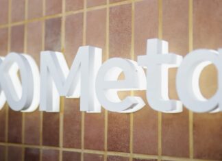 Meta Усиливает Борьбу с Мошенничеством С Помощью Новых AI-Инструментов и Рейдов Правоохранительных Органов